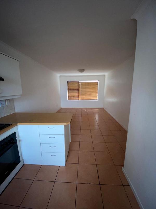 To Let 2 Bedroom Property for Rent in Guldenland Western Cape